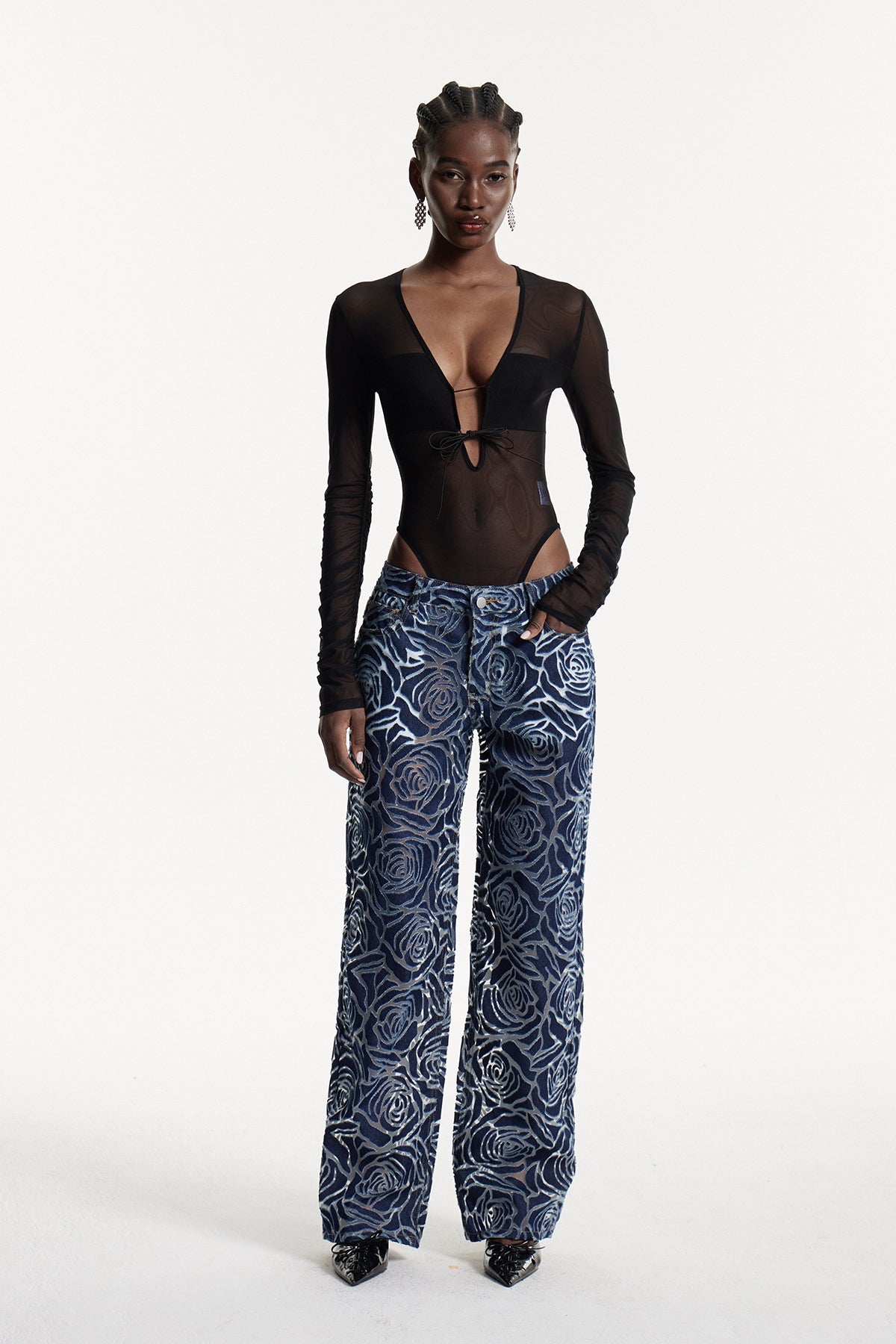 Chlodulf Flower Cutout Jeans In Dark Wash