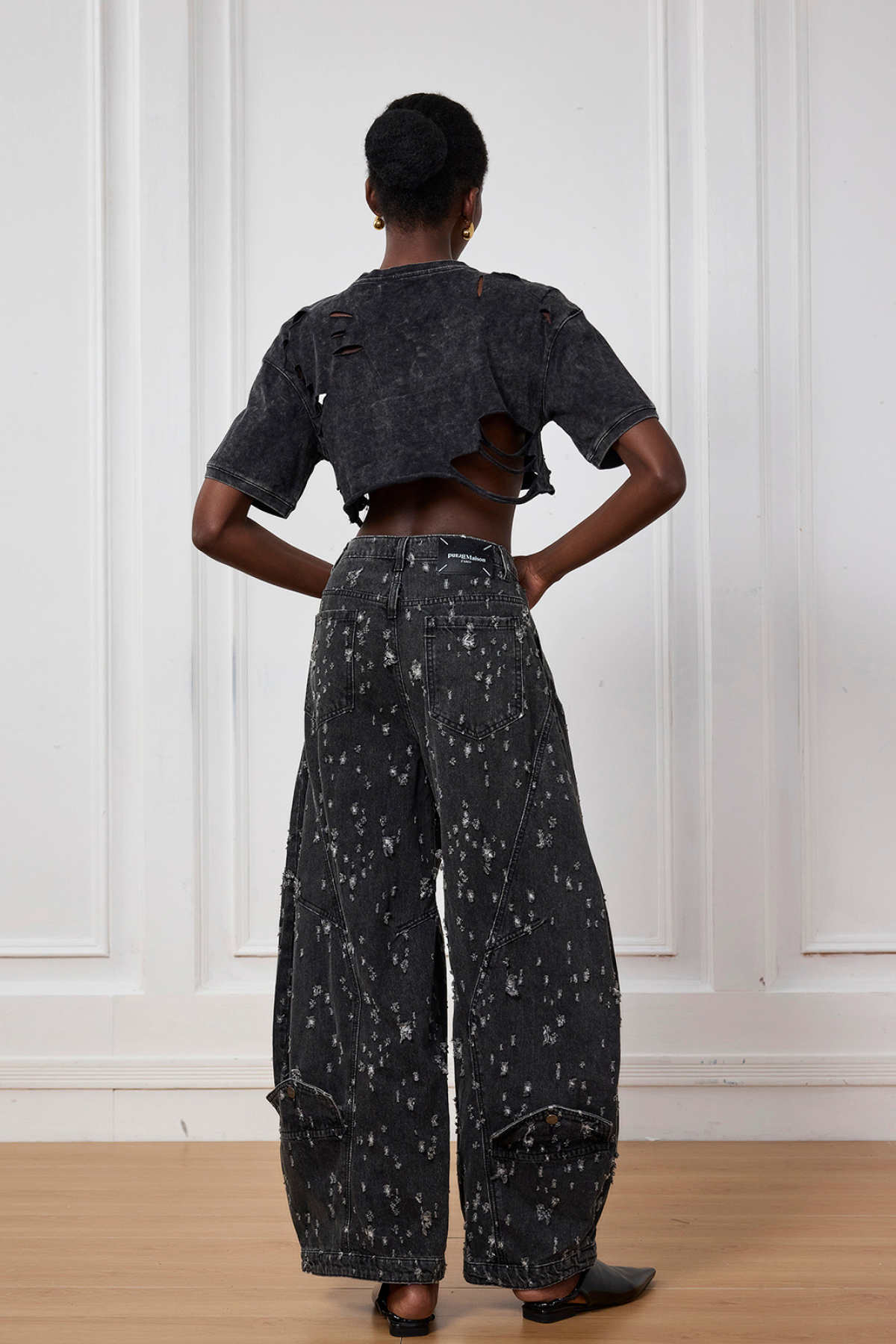 Harlee Cutout Paperclip Embellished T Shirt In Black