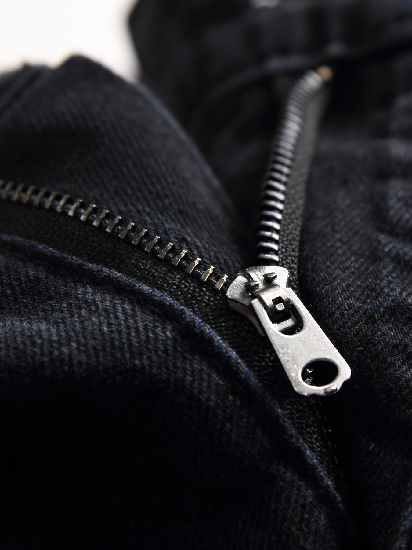 Men's black ripped slim jeans blue ripped trousers