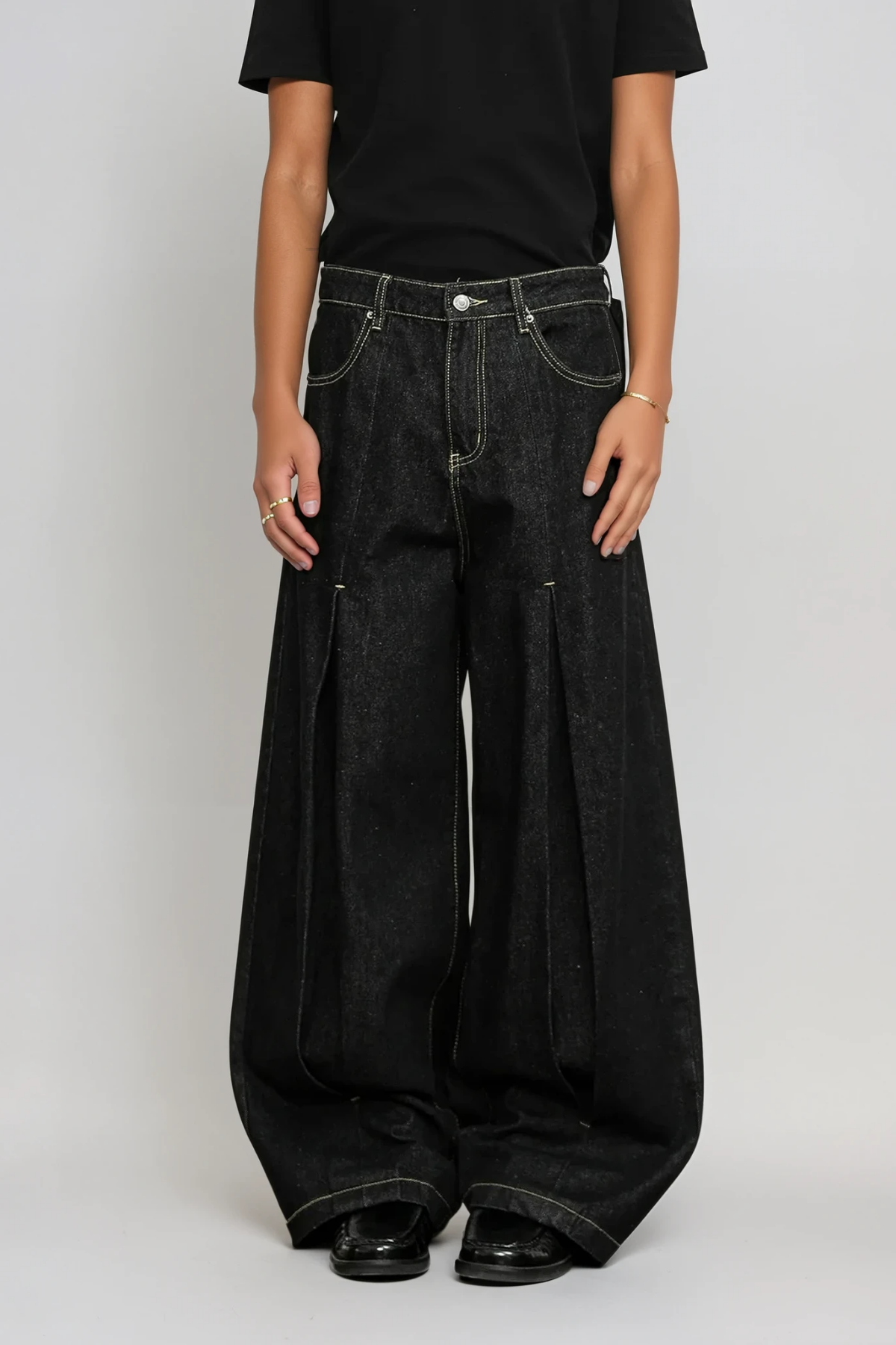 Areli Deconstruct Split Barrel Jeans