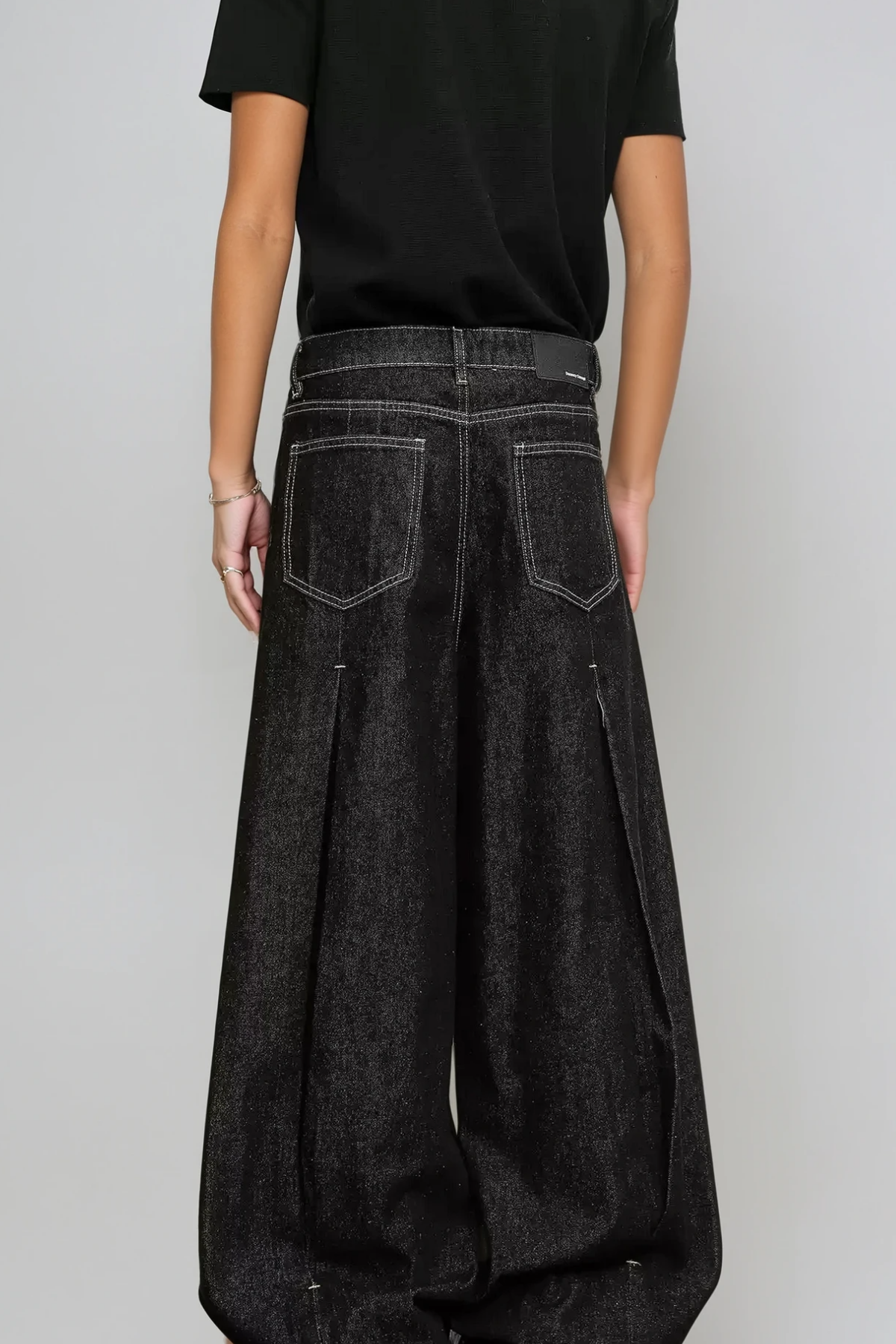 Areli Deconstruct Split Barrel Jeans