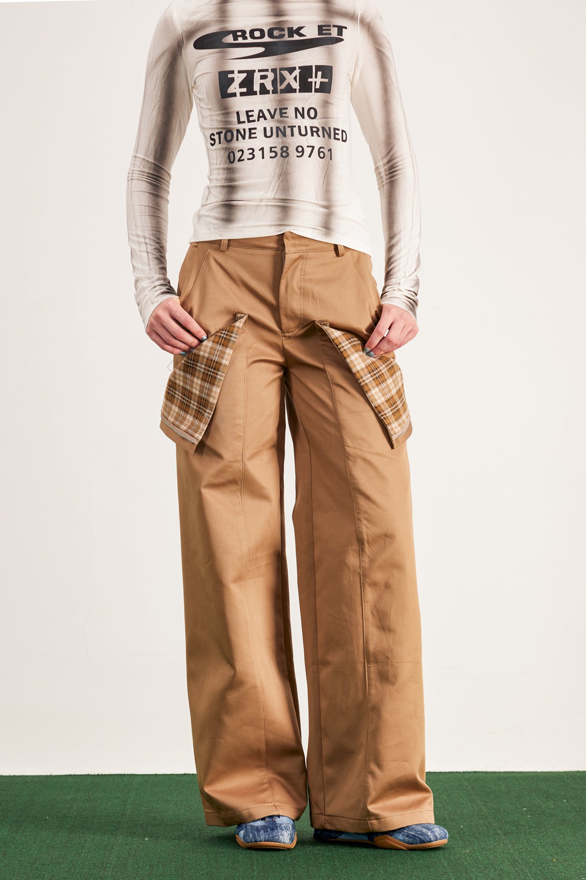 Barakat Plaid Cargo Pants