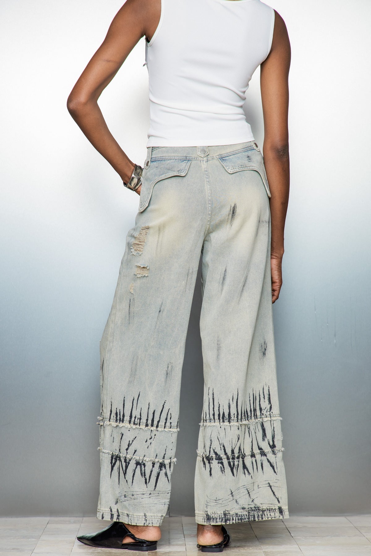 Caryn Graffiti Barrel Jeans