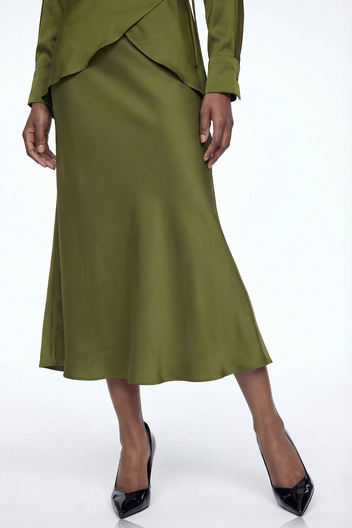 Diamantina Long Sleeve Ruch Skirt Set In Green