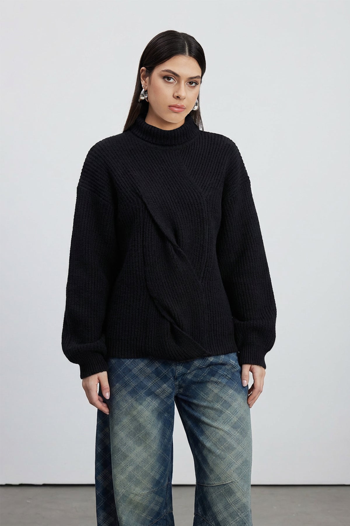 Emel Turtleneck Twist Knit Top In Black