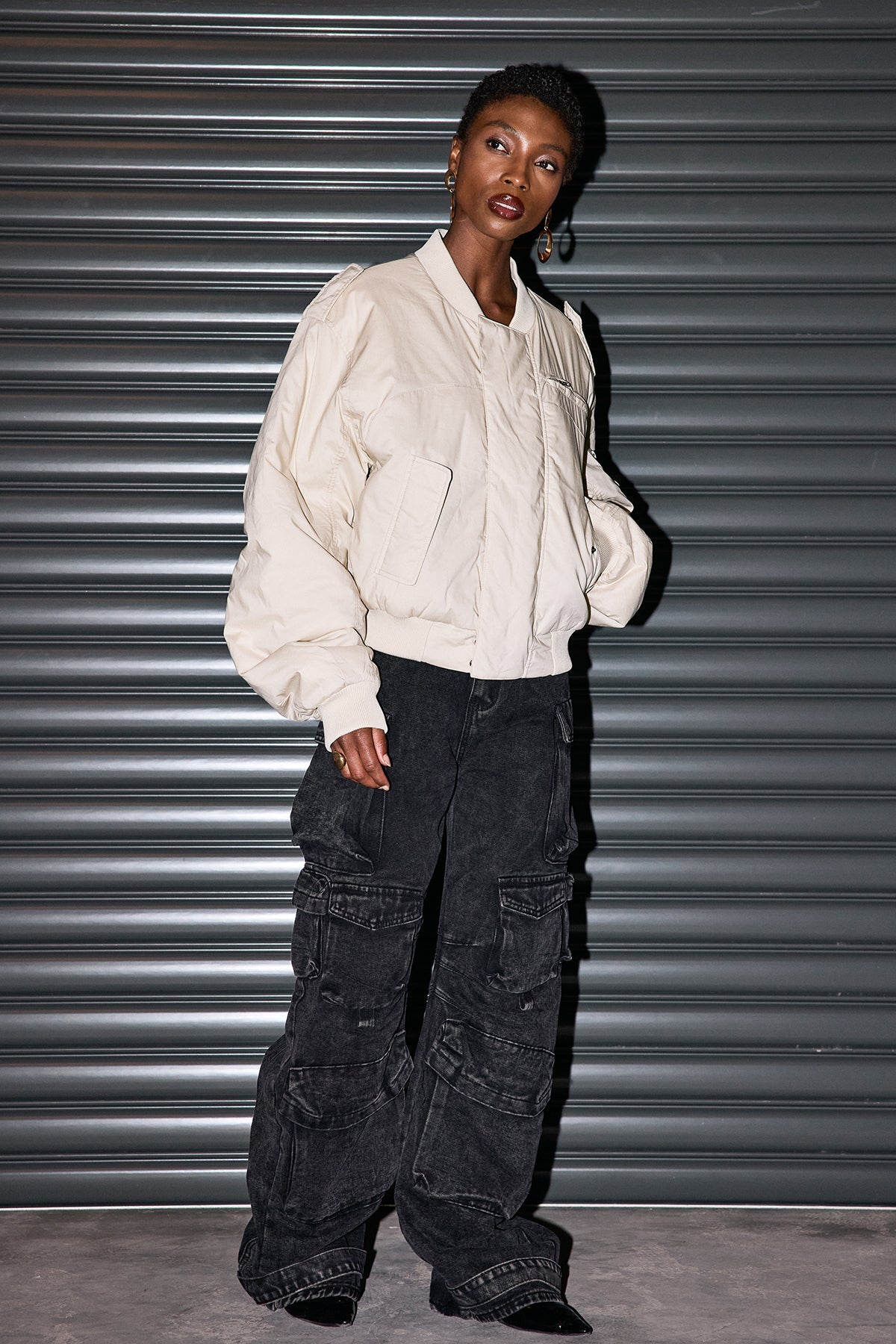 Evelyn Wide Cargo Jeans In Black