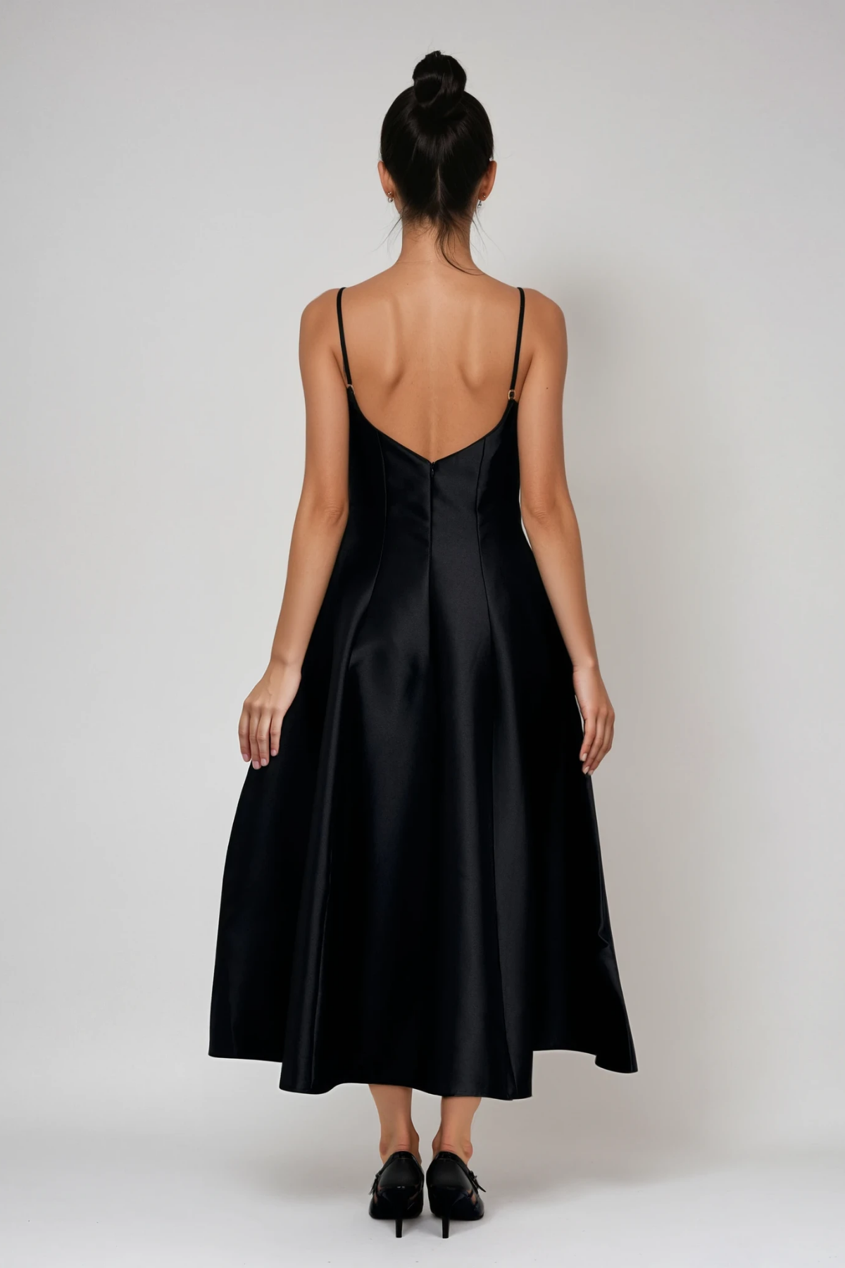 Zaahira Spaghetti Satin Midi Dress